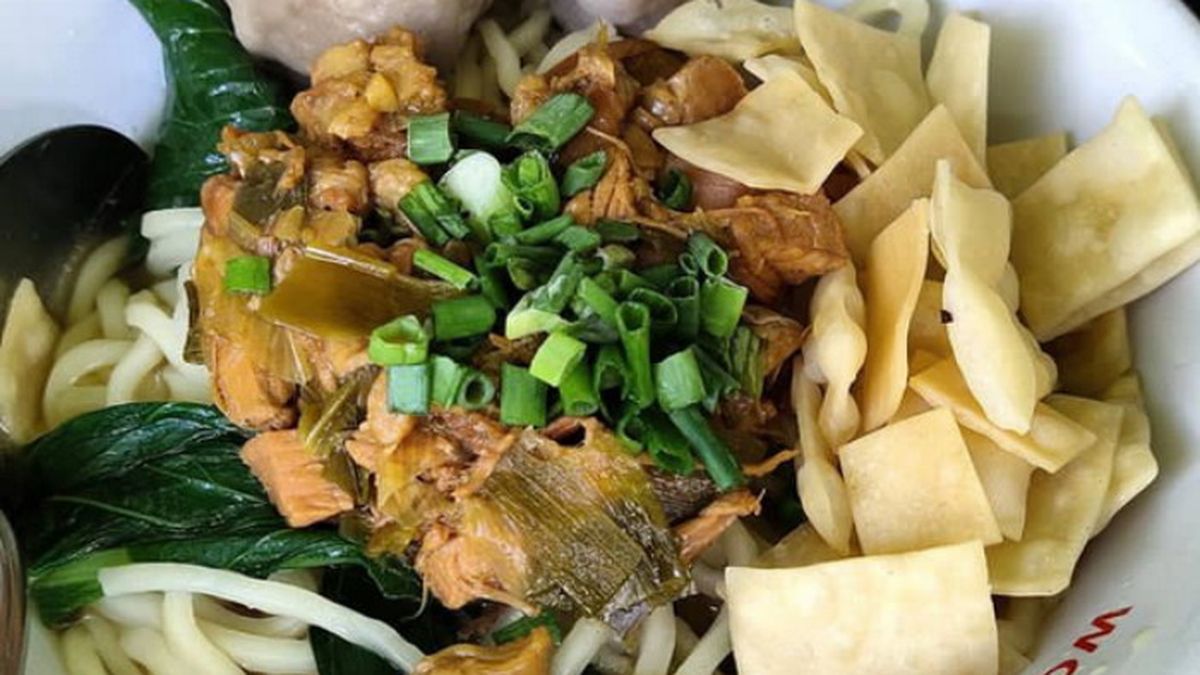 Rasanya Bikin Ngiler, Ayam dan Mie Bakar di Cilacap Selatan